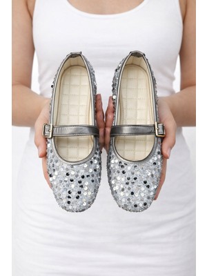 Redtan Kadın Gümüş Pullu Tokalı Babet Modern Tasarım Günlük Ayakkabı