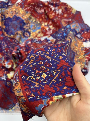 Elna Kumaş Lacivert & Kırmızı Etnik Desenli Viskon Kumaş – Akışkan, Hafif ve Nefes Alabilir (150 cm En) ELNV99