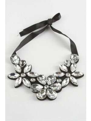 Çiçek Taşlı Yaka Kolye Nemere