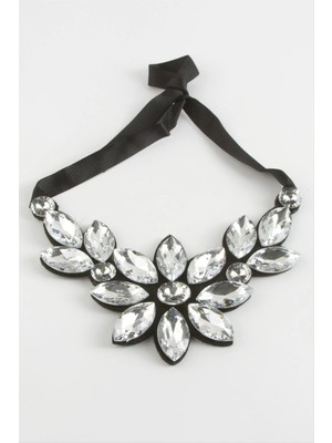 Çiçek Taşlı Yaka Kolye Nemere