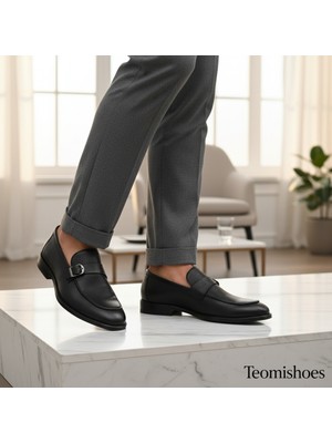 Yandan Tek Tokalı Siyah Loafer