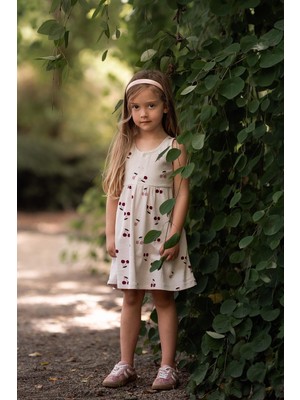Antebies Organik Gots Sertifikalı Pembe Kiraz Masalı Desenli Çıtçıtlı Kolsuz Kız Çocuk Elbise