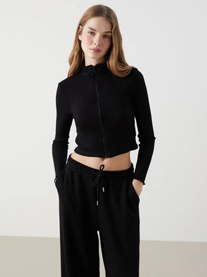 Lc Waikiki Yeni Sezon Dik Yaka Düz Uzun Kollu Kadın Crop