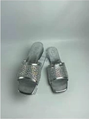 Pazarcan Ortu Gümüş Cilt Işlemeli Terlik