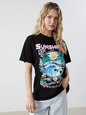 Lc Waikiki Yeni Sezon Bisiklet Yaka Baskılı Kadın Tişört