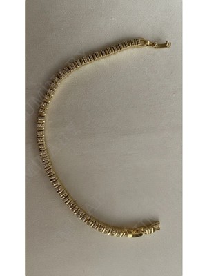 Luminary Atelier Gold Renk Paslanmaz Çelik Su Yolu Bileklik – Baget Taşlı Şık Kadın Bileklik