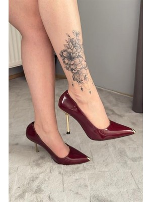 Difolia Kadın Lipo Bordo Rugan Metal Burun Detayı 10 cm Ince Topuklu Ayakkabı & Stileto