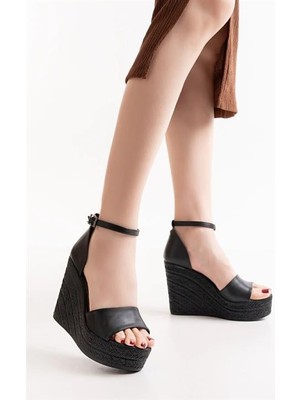 Difolia Kadın Siyah Tek Bant Yüksek Dolgu Taban Ayakkabı