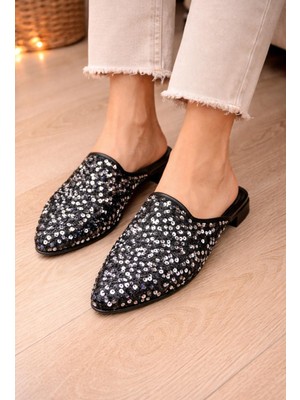 Pul Detaylı Gündelik Terlik