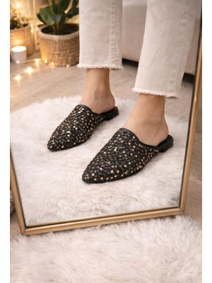 Pul Detaylı Gündelik Terlik