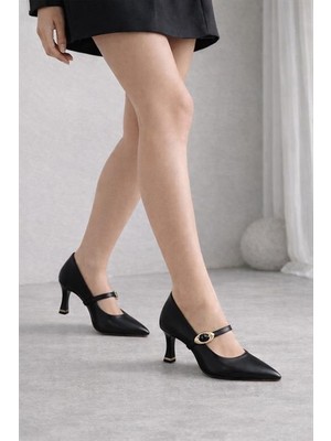 Difolia Kadın Sarah Siyah Cilt 7cm  Ince Topuk Önden Tokalı Ayakkabı Stiletto