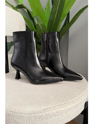 Difolia Kadın Peri Siyah 7cm Topuklu Sivri Burun Fermuarlı Bot