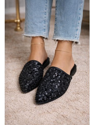 Pul Detaylı Gündelik Terlik