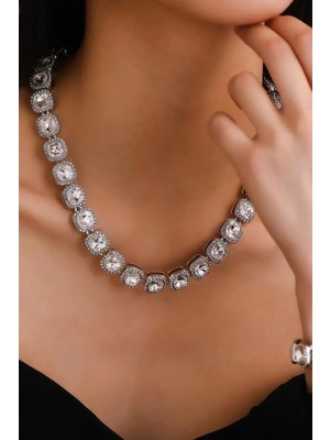 Caş Dekorasyon Gümüş Renk Taşlı Tasarım Kolye