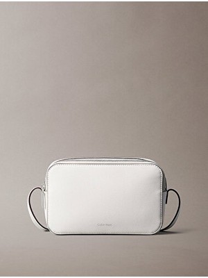Calvin Klein Kadın Foil Logo Elongated Camera Omuz Çantası