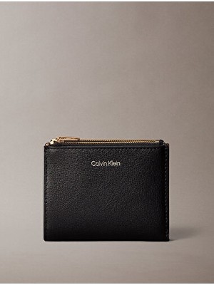Calvin Klein Kadın Foil Logolu Double Fermuar Detaylı Kartlık