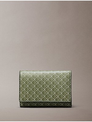 Calvin Klein Kadın Emblem Trifold Kartlık
