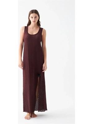 Veralya Moda Kadın Mürdüm Dantel Dokulu Yırtmaçlı Uzun Gecelik – Zarif ve Rahat Uyku Geceliği
