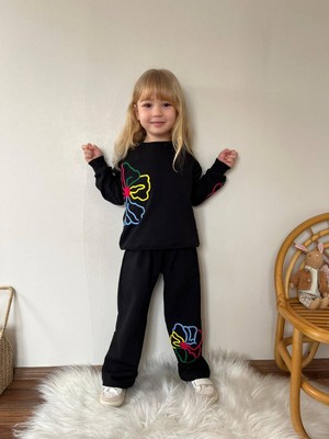 ButumiKids Kız Çocuk Çiçek Işleme Detaylı Likralı Pamuk Kumaş Alt Üst Takım