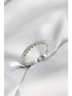 Luz&Pos Gümüş Renk Sıralı Zirkon Taşlı Model Kadın Yüzük