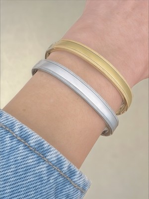 QA Quella Accessories Çelik Düz Sim Detay Kalın Gümüş & Gold Kelepçe Bileklik Iç Çapı: 5,8 cm Çevresi: 20 cm - Gümüş