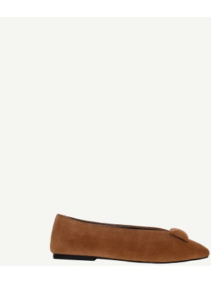 Yargıcı Toka Detaylı Yumuşak Deri Babet