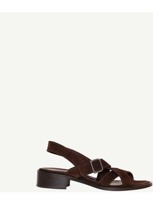 Yargıcı Çapraz Bantlı Kısa Topuklu Deri Sandalet