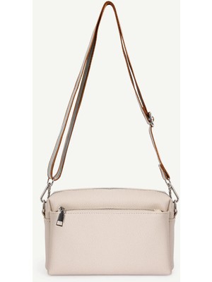 Yargıcı Deri Görünümlü Fermuar Detaylı Çapraz Çanta