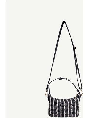 Yargıcı Hasır Detaylı Çapraz Çanta