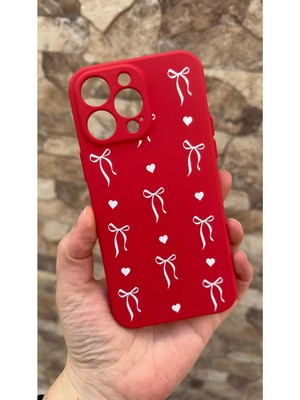 Vip Case iPhone 14 Pro Max Uyumlu Kalpli Fiyonk Desenli Silikon Darbe Emici Klasik Korumalı Rubber Kılıf