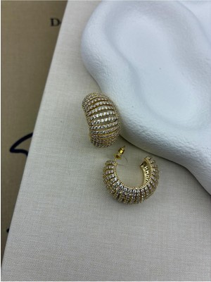 Hedef Bijuteri Gold Renk Zirkon Taşlı Kalın Yarım Halka Model Küpe