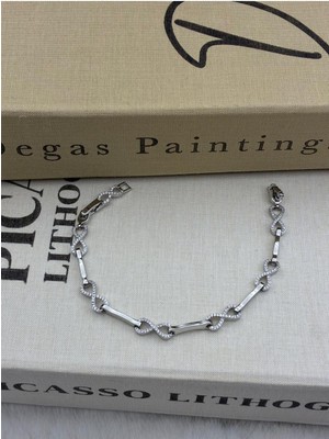 Hedef Bujiteri Gümüş Renk Zirkon Taşlı Sonsuzluk Detaylı Bileklik CM17