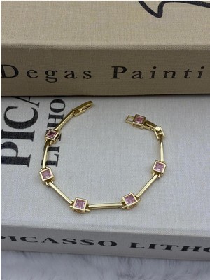 Hedef Bujiteri 14K Gold Renk Kare Pembe Zirkon Taşlı Bileklik CM72