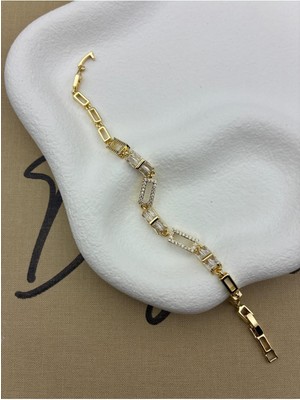 Hedef Bujiteri 14K Gold Renk Baget Zirkon Taşlı Dikdörtgen Model Bileklik CM39