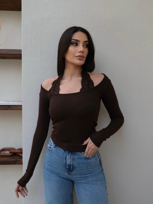 Esra Helvacı Dantel Boyundan Geçmeli Bluz