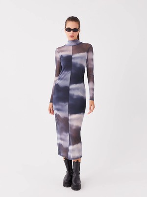 Lc Waikiki Yeni Sezon Dik Yaka Batik Desenli Uzun Kollu Kadın Bodycon Elbise