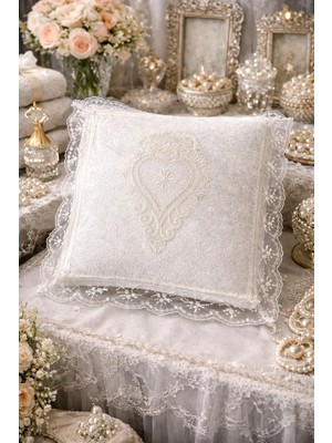 Dilex DİLEX Kadife Fransız Dantelli Çeyizlik Hurç Ekru – Astarlı Fermuarlı Bohçalık Hurç 35x37x20 cm