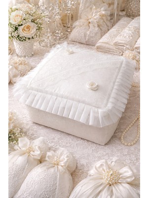 Dilex DİLEX Ekru Aplikli Çeyizlik Hurç 40x40x21 cm Süngerli Bohça Hurcu Fermuarlı Çeyiz Saklama Hurcu