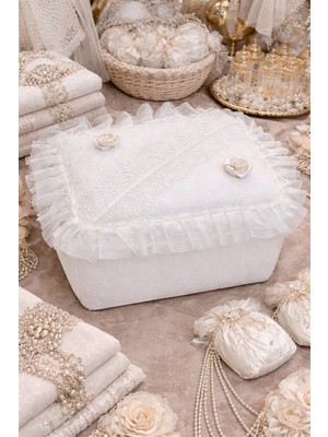 Dilex DİLEX Çeyizlik Hurç Ekru İğne Oyalı Aplikli Hurç 25x34x18 cm – Gelin Bohçası Damat Bohçası Çeyiz Saklama Hurcu