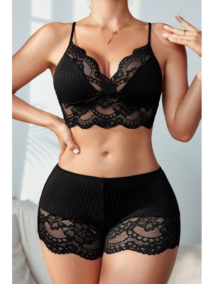 Tudik Collection Kadın Siyah Kaşkorse ve Dantel Detaylı Şortlu Gecelik Takım
