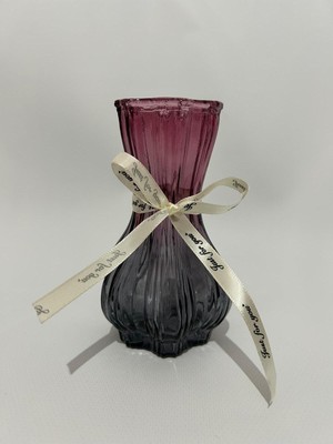 Özgürce Şık ve Küçük Tasarımlı Dekoratif Vazo, Evinizin Güzelliğine Katkı Sağlar