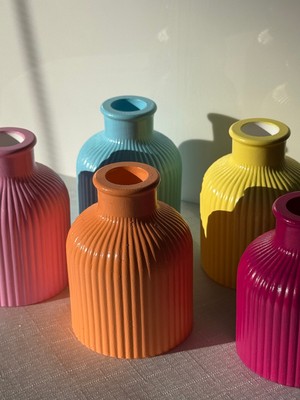 Özgürce Canlı Renkli Modern Küçük Dekoratif Vazolar, Şık ve Havalı Ev Süsleri