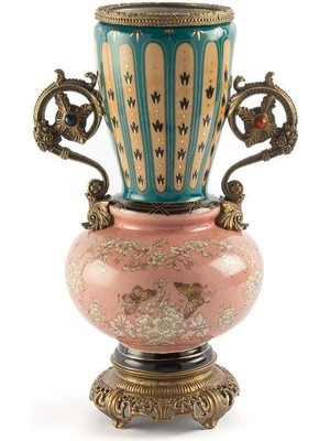 Özgürce Pembe Kelebekli Porselen Vazo, Zarif ve Şık Dekorasyon Parçası