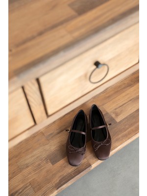 Straswans Maxy Kadın Fiyonk Detay Saten Babet Kahve