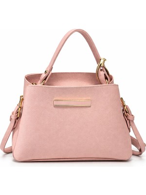 Genel Lüks Pudra Pembe Kadın El Çantası Saffiano Deri Görünümlü Çapraz Askılı Omuz Çantası – Altın Aksesuarlı Şık Günlük ve Özel Davet Çantası