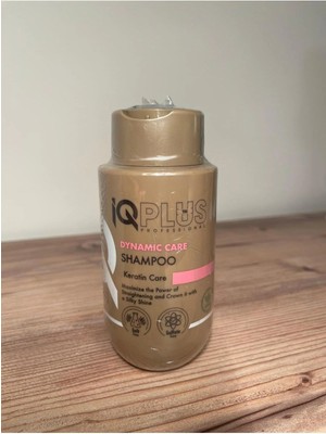 IQ Plus Professional Iq Plus Professıonalbitkisel Içerikli Sülfat Içeriği Olmayan Şampuan 300 ml