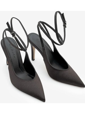 Marjin Kadın Stiletto Sivri Burun Bilekten Bağlamalı Arkası Açık Topuklu Ayakkabı Gisan Siyah Saten
