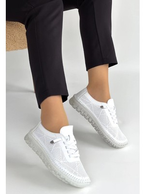 Merja Beyaz Deri Bağcıklı Spor Ayakkabı