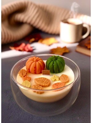 Piccomino Cozy Autumn Serisi: El Yapımı Kabak ve Sonbahar Yaprağı Figürlü Soya Mumu