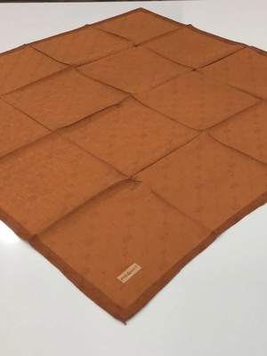 Piramit Monogram Jakarlı Eşarp Çerveveli Kiremit